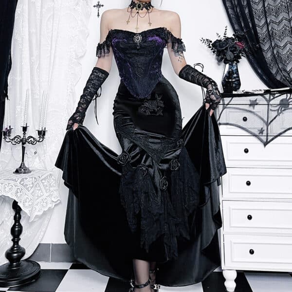 woman wearing goth fashion clothes