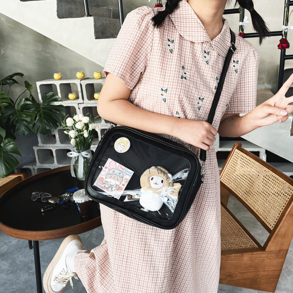 simple black Ita Bag girl model