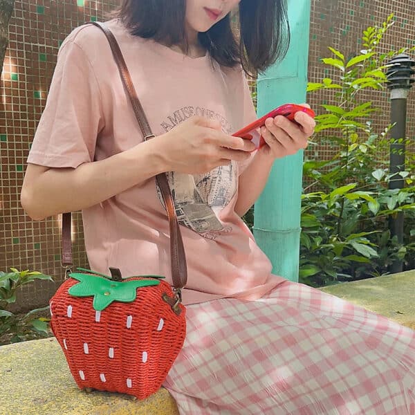 Cute Rattan Strawberry Woven Purse